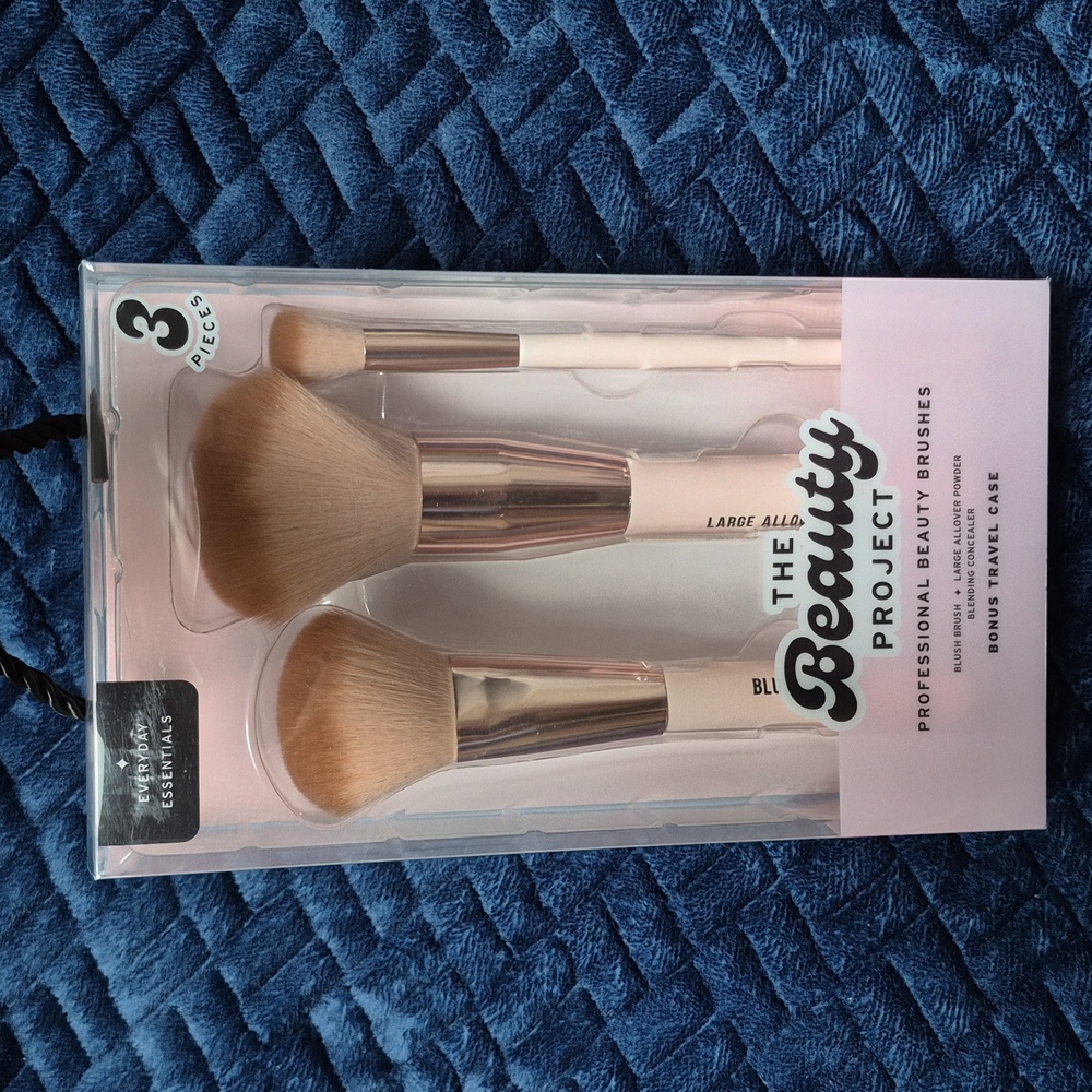 The Beauty Project 3-Pack Makeup Brushes In Pink, New In Box